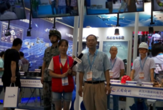 【視頻專(zhuān)訪】武漢興圖新科電子股份有限公司歐陽(yáng)泉副總經(jīng)理2016軍民融合展上正在接受公共安全裝備網(wǎng)專(zhuān)訪