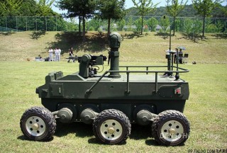 日媒：中國(guó)軍用機(jī)器人潛力巨大 或?qū)②s超美國(guó)