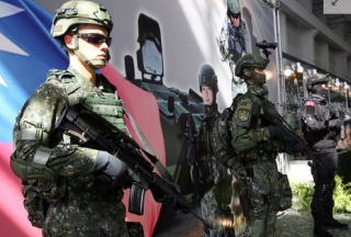 【聚焦】臺軍最新單兵裝備首次公開展示 購齊全套需6萬元
