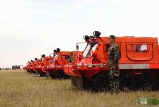 【亮點】內(nèi)蒙武警裝備新型滅火戰(zhàn)車 性能先進如變形金剛