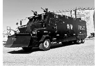 揭秘特警高精尖武器：通過(guò)電子控制子彈數(shù)量落點(diǎn)