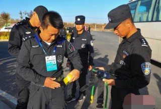 【聚焦】新疆公安系統(tǒng)警察運(yùn)動會 10公里武裝越野考驗綜合體能