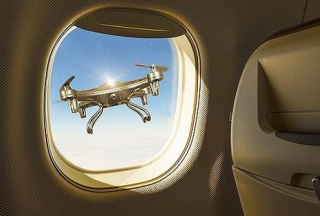 外媒:英國天空有10萬架無人機 多次險些撞上客機