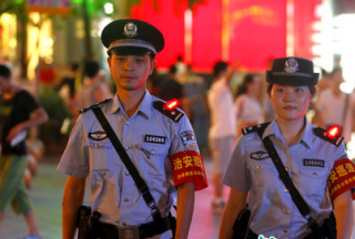 【看點(diǎn)】民警夜巡十大裝備都有哪些新玩意兒？