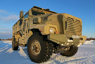 【多圖】俄軍炫酷裝備 新型“臺風(fēng)U”裝甲車亮相