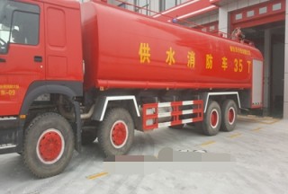 一臺35噸供水消防車入住黑龍江省肇東市公安消防大隊