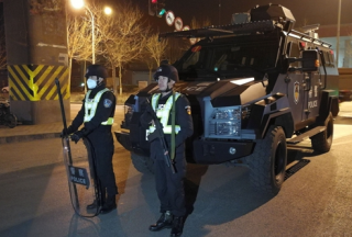 裝甲車,、防爆槍……濟南整治違規(guī)渣土車 2小時查獲108輛