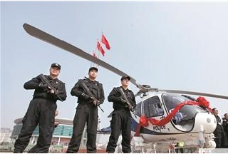洛陽首架警用直升機(jī)首飛，在藍(lán)天上保百姓平安