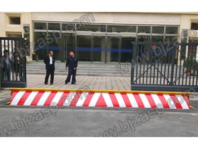 輕型路障機(jī) 路障（可定制）