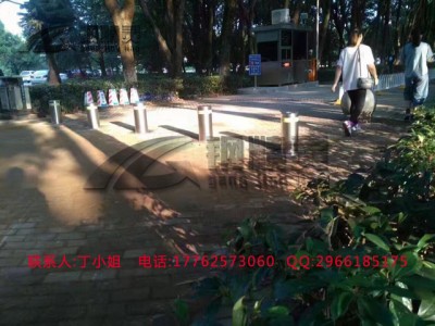 武漢路樁廠家 湖北手動(dòng)升降路樁 半自動(dòng)升降路樁 漢口鋼精靈路樁