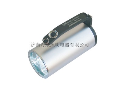 QCFB670固態(tài)強光防爆探照燈
