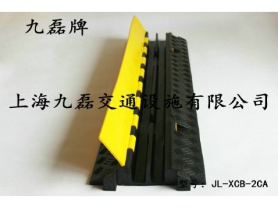 地面橡膠線槽板規(guī)格參數(shù)_二槽橡膠線槽板價格_優(yōu)質(zhì)路面橡膠線槽板廠家